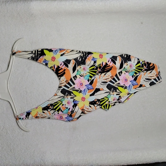 🆕️ Old Navy woman size medium one piece floral bathing suit - Picture 1 of 4